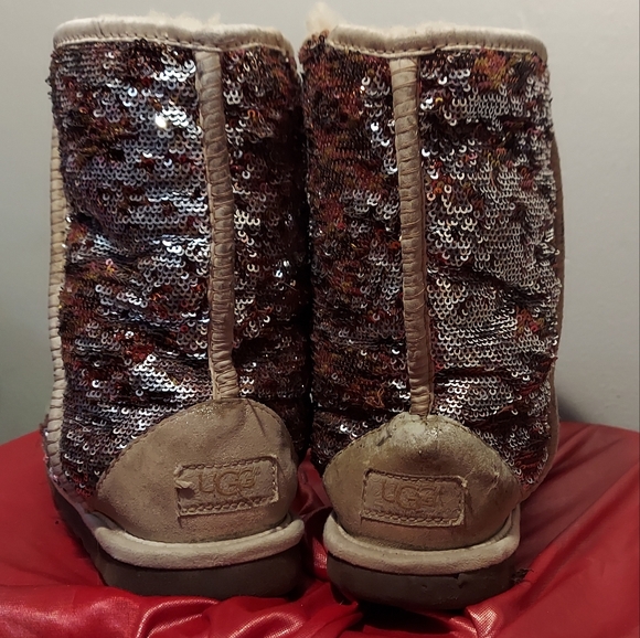 Uggs that sparkle - Picture 3 of 5
